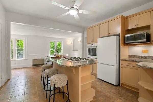 Somerville, MA 02143,7 Landers Street #2
