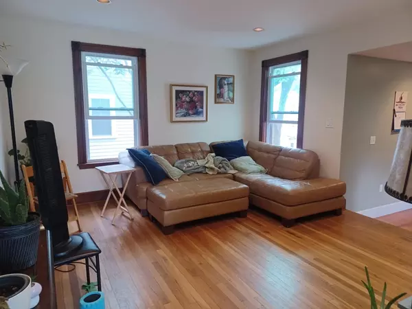 Brookline, MA 02445,16 Edwin Street #2
