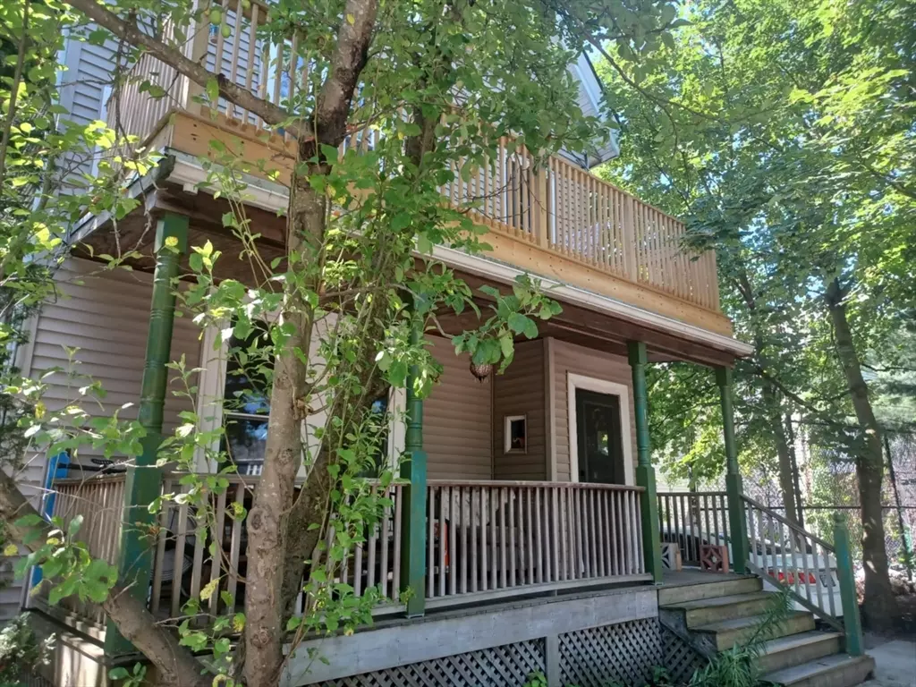 Brookline, MA 02445,16 Edwin Street #2