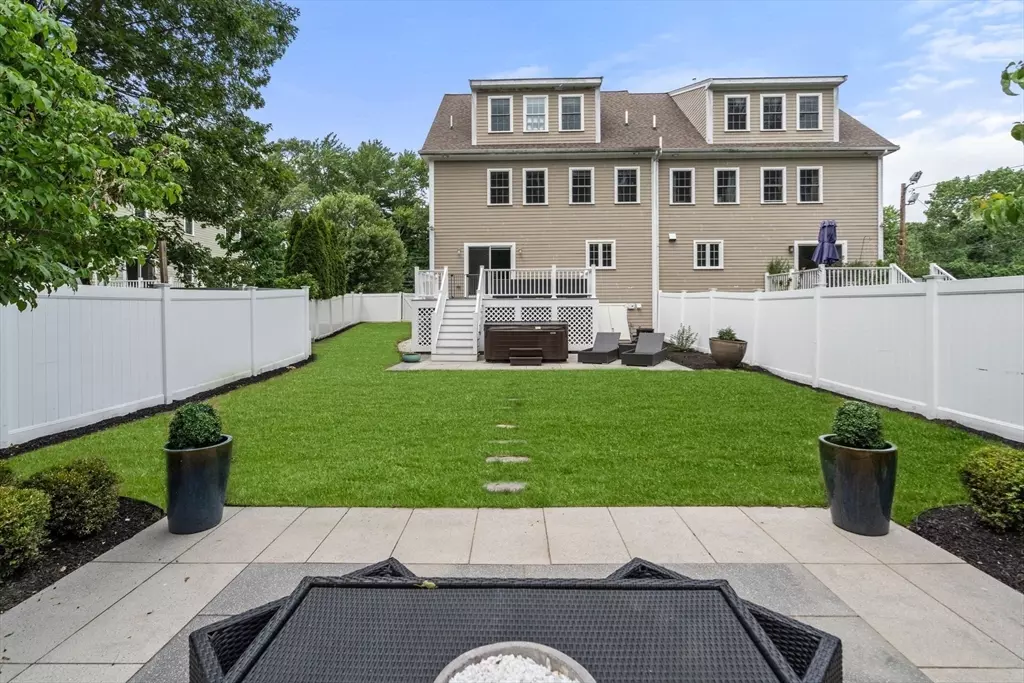 Natick, MA 01760,5 Hf Brown Way #5