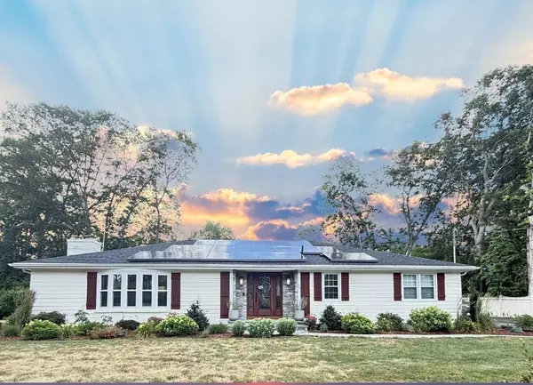 Seekonk, MA 02771,39 Sunset Dr