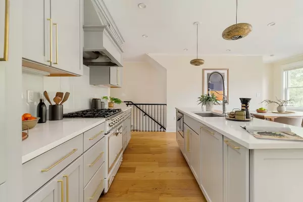 Cambridge, MA 02141,440 Cambridge Street #Upper