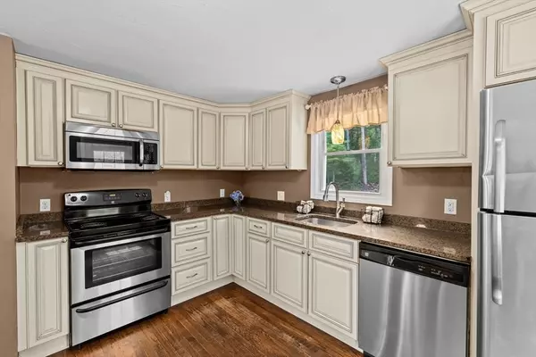 Carver, MA 02330,74 Rochester Rd