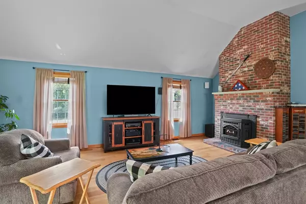 Blackstone, MA 01504,22 Crestwood