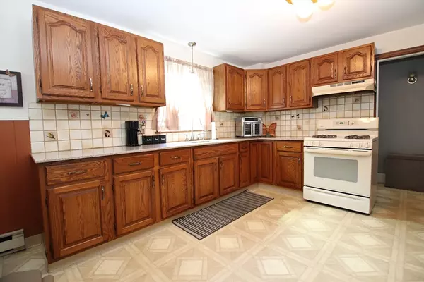 Saugus, MA 01906,14 Ballard St.