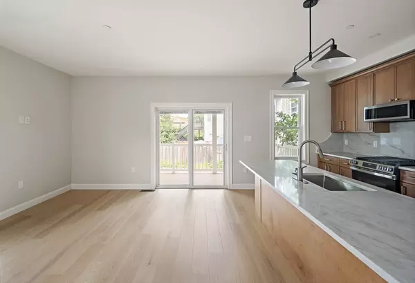 Boston, MA 02128,206 Byron St #1