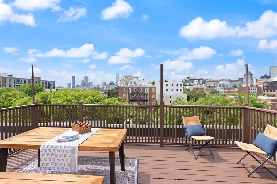 178 W 4th St #4A, Boston, MA 02127