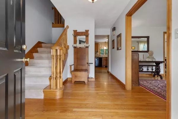 Walpole, MA 02081,7 Trafalgar Ln