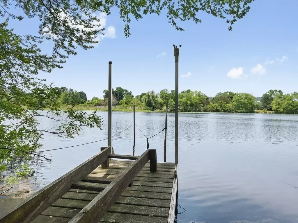 Waltham, MA 02453,85 Crescent Street