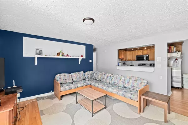 Marshfield, MA 02050,451 School Street #9-12