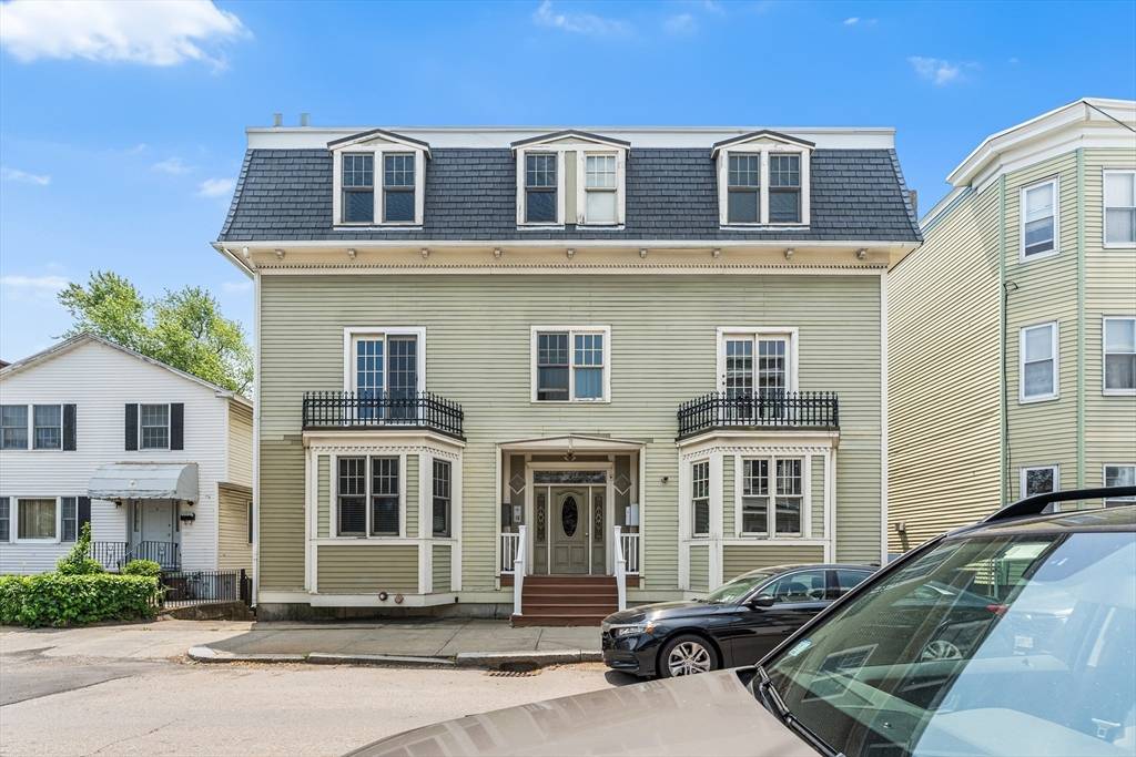 8-10 Howell St #4, Boston, MA 02125