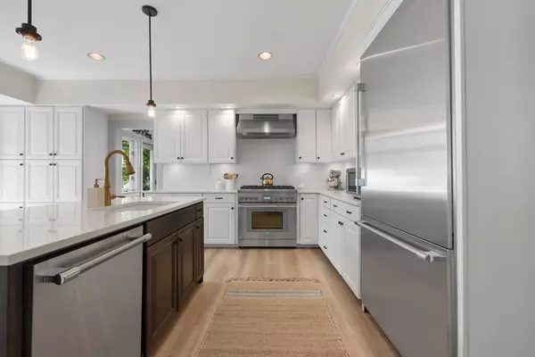 Swampscott, MA 01907,20 Eulow St