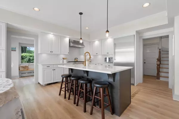 Swampscott, MA 01907,20 Eulow St