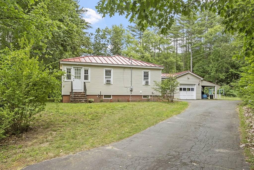 1010 S Athol Rd, Athol, MA 01331