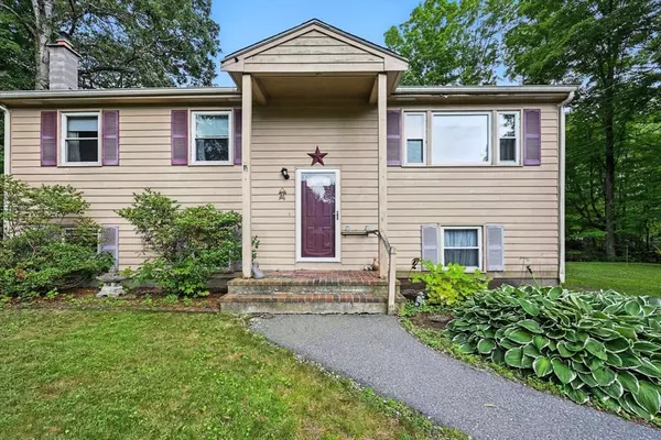 Medway, MA 02053,32 Maple St