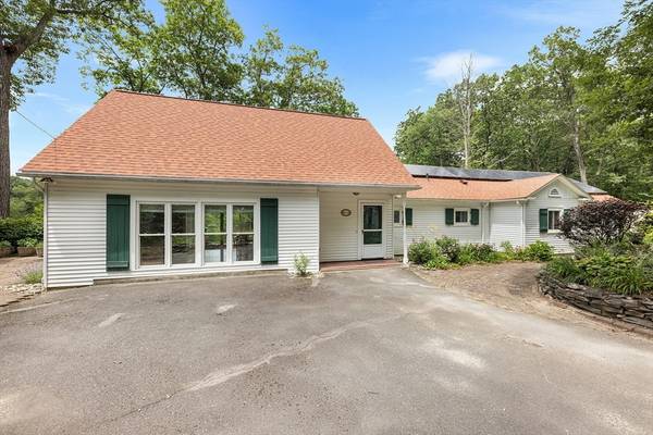 6 Turner Ln, Lancaster, MA 01523