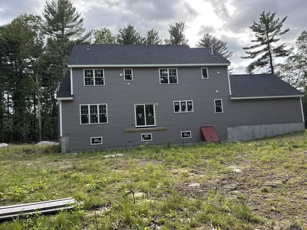 Douglas, MA 01516,56 Yew St