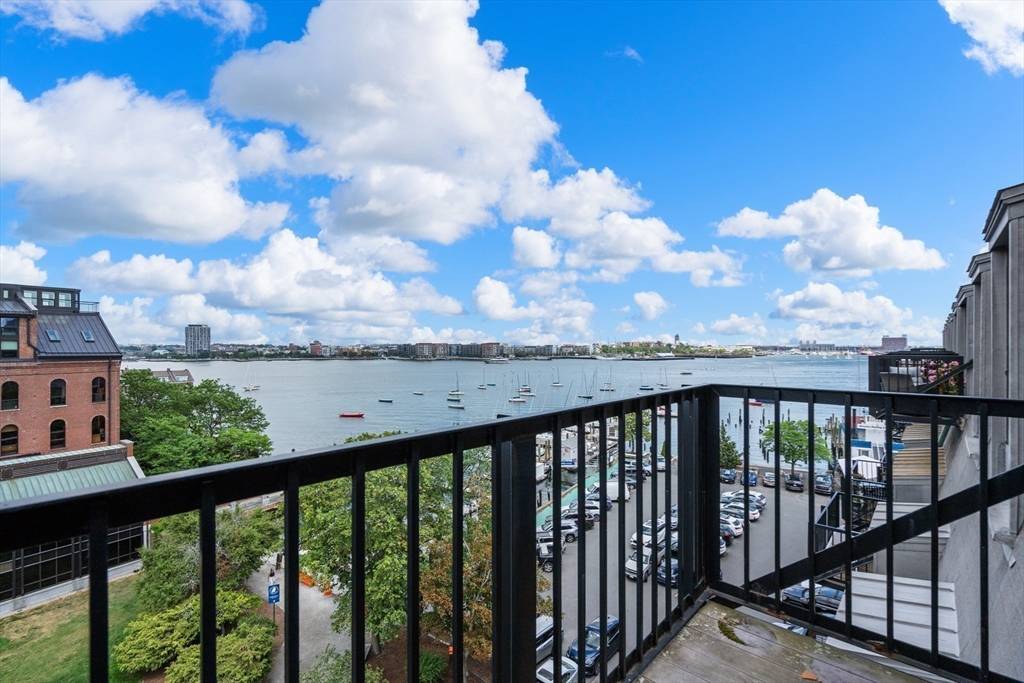 28 Atlantic Ave #527-627, Boston, MA 02110