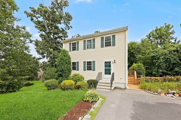 289 Weymouth St, Holbrook, MA 02343