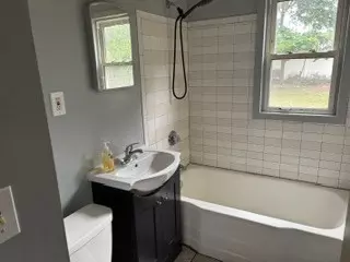 Stoughton, MA 02072,30 Amherst Rd