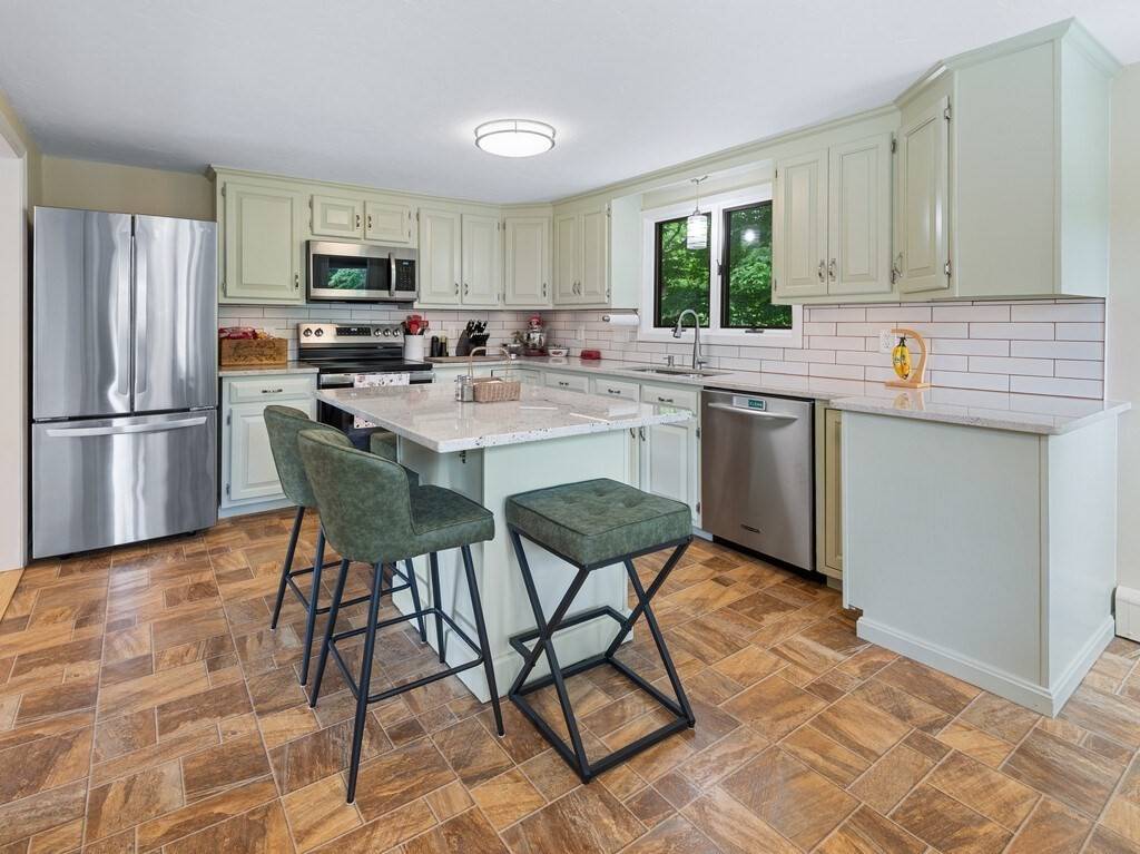 Northbridge, MA 01588,1100 Hill St