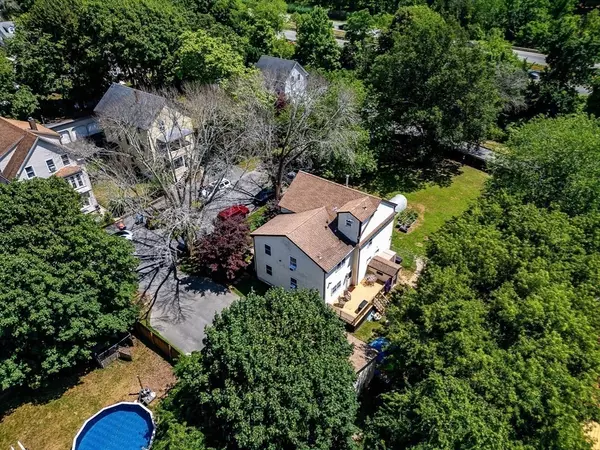 Fairhaven, MA 02719,16 Oak Street