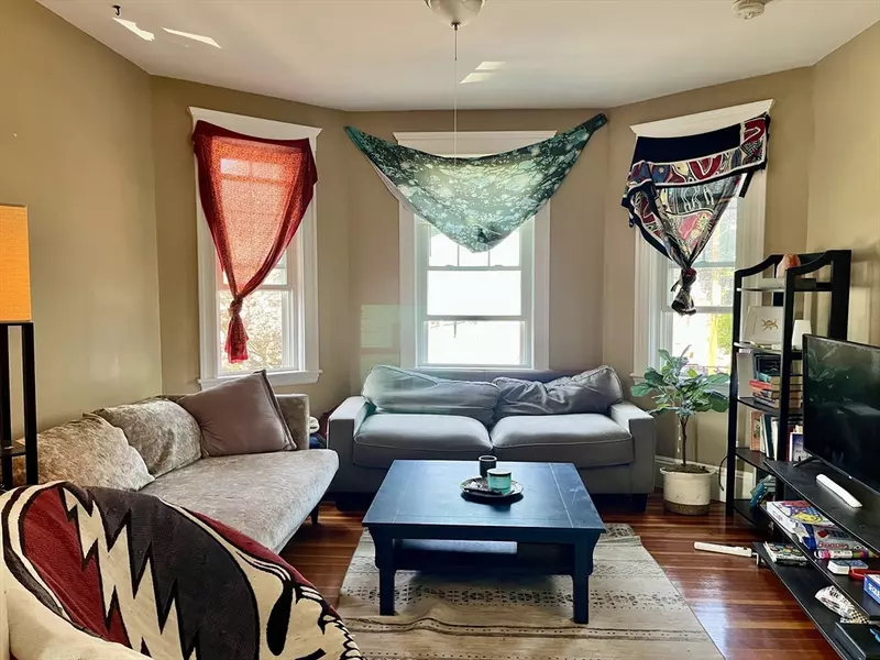 49 Marlboro St #2, Belmont, MA 02478