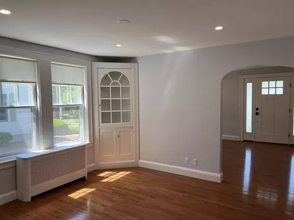 Melrose, MA 02176,99 Laurel St #1