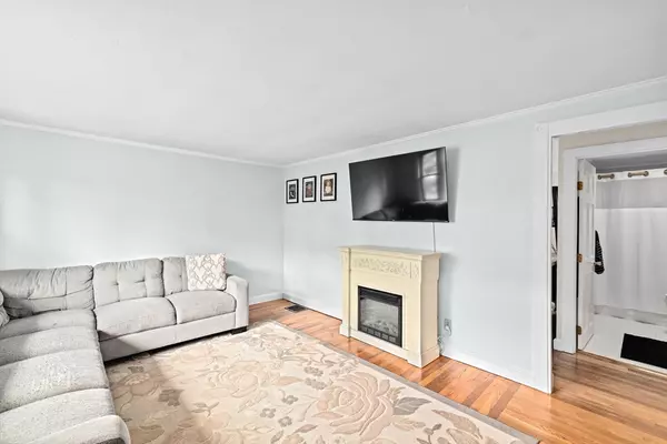 Weymouth, MA 02190,49 Courier St