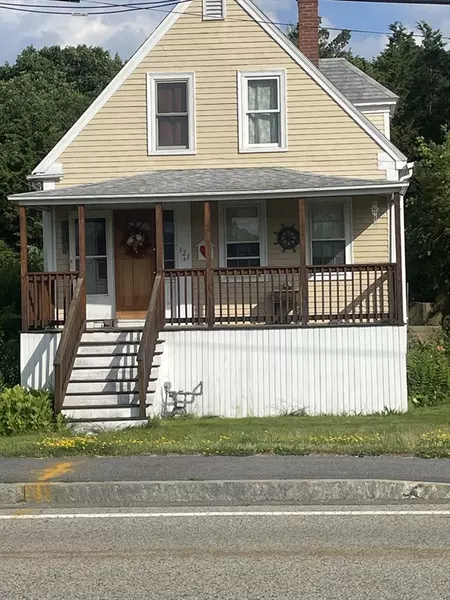 321 Rockland St, Hingham, MA 02043