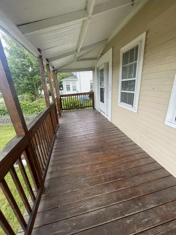 Hingham, MA 02043,321 Rockland St