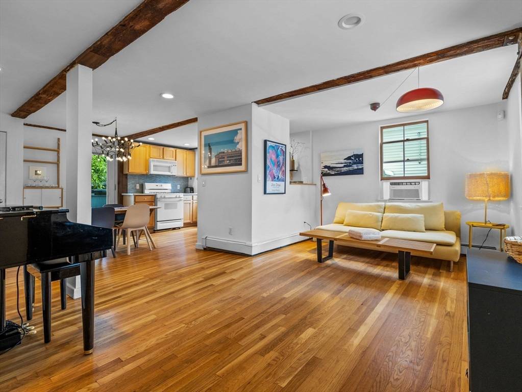 9 Thorpe St #9, Somerville, MA 02143