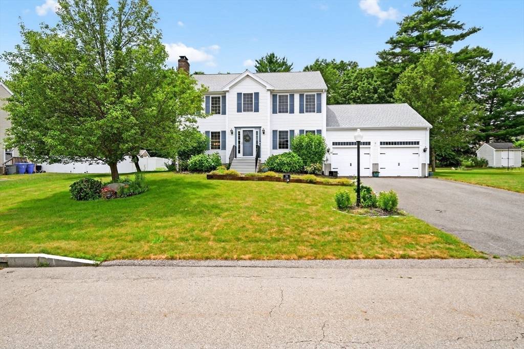 Taunton, MA 02718,215 Powhattan Dr