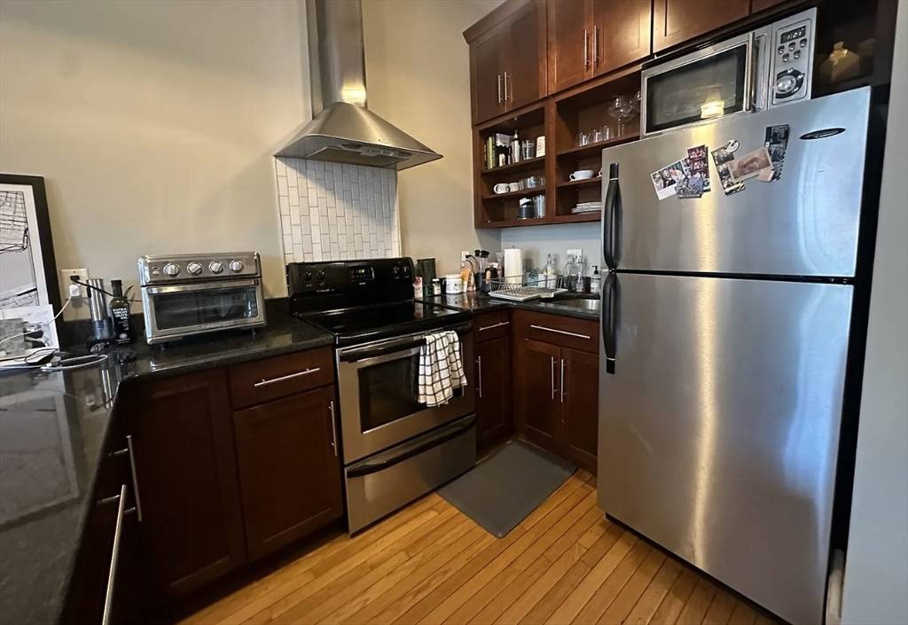 Boston, MA 02118,656 Tremont St #4
