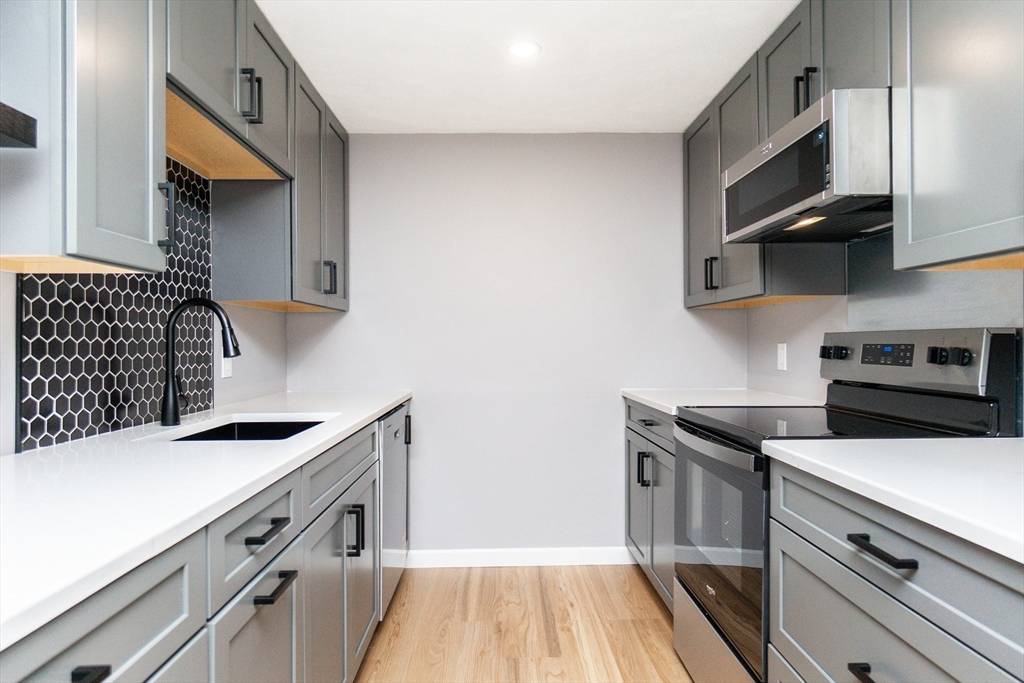 Malden, MA 02148,131 Pierce St #203