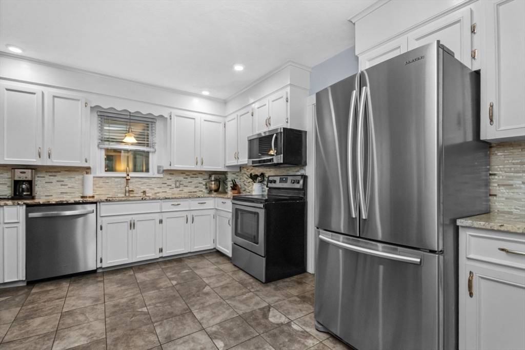Milton, MA 02186,27 Saint Agatha Rd