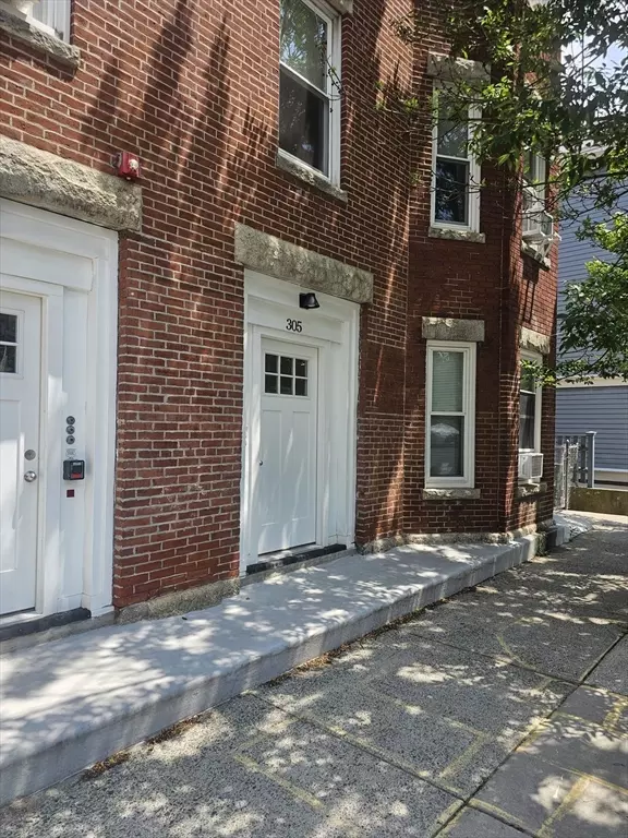 Somerville, MA 02143,305 Medford Street #1