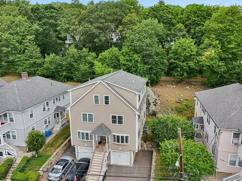 89 Overland Rd #1, Waltham, MA 02451