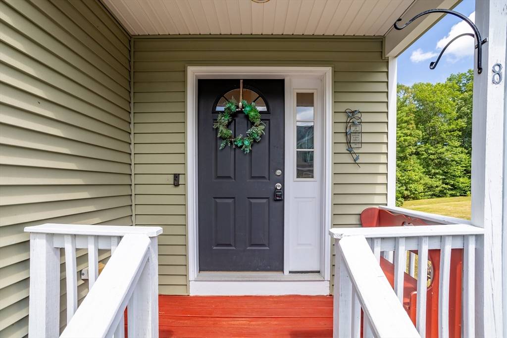 Berlin, MA 01503,8 Alden Dr #8