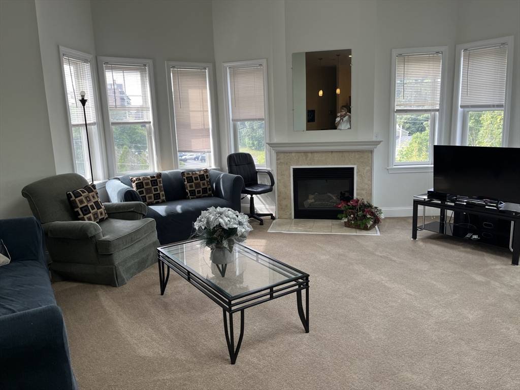 15 Des Moines #402, Quincy, MA 02169