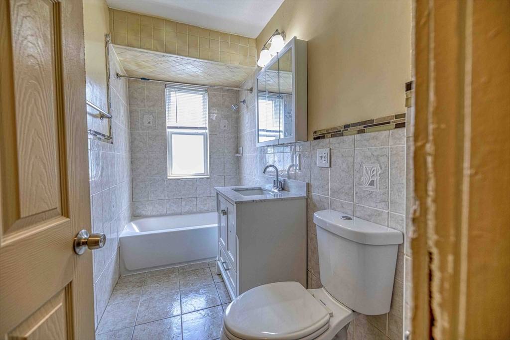 Boston, MA 02136,1002 River St #2
