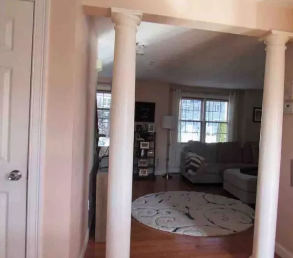Lowell, MA 01851,1975 Middlesex St #10