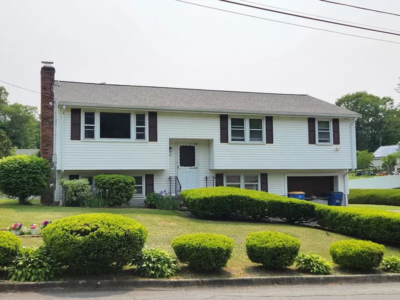 30 Lantern Ln, Randolph, MA 02368