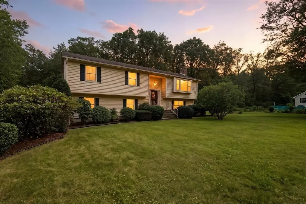East Longmeadow, MA 01028,25 Tracey Ln