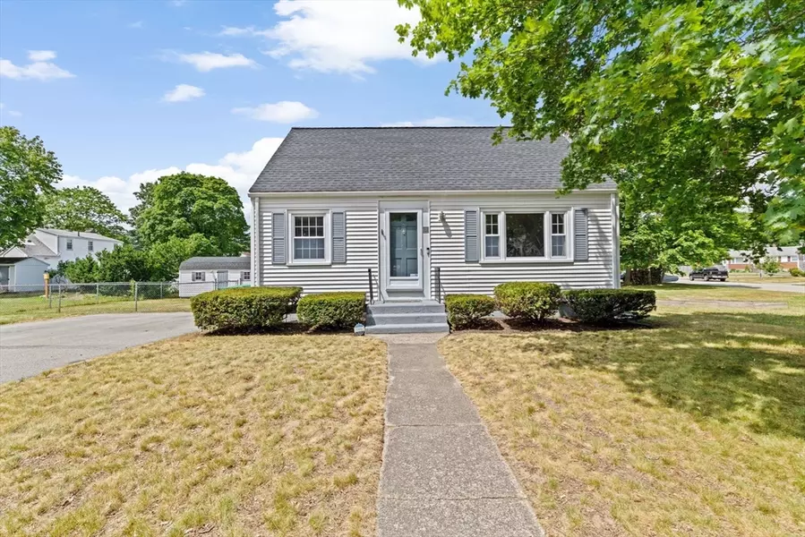 31 Durbeck Rd, Rockland, MA 02370