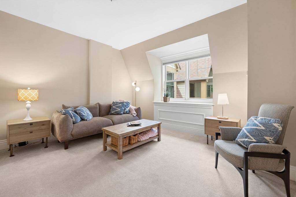 Wellesley, MA 02482,12 Russell Rd #405