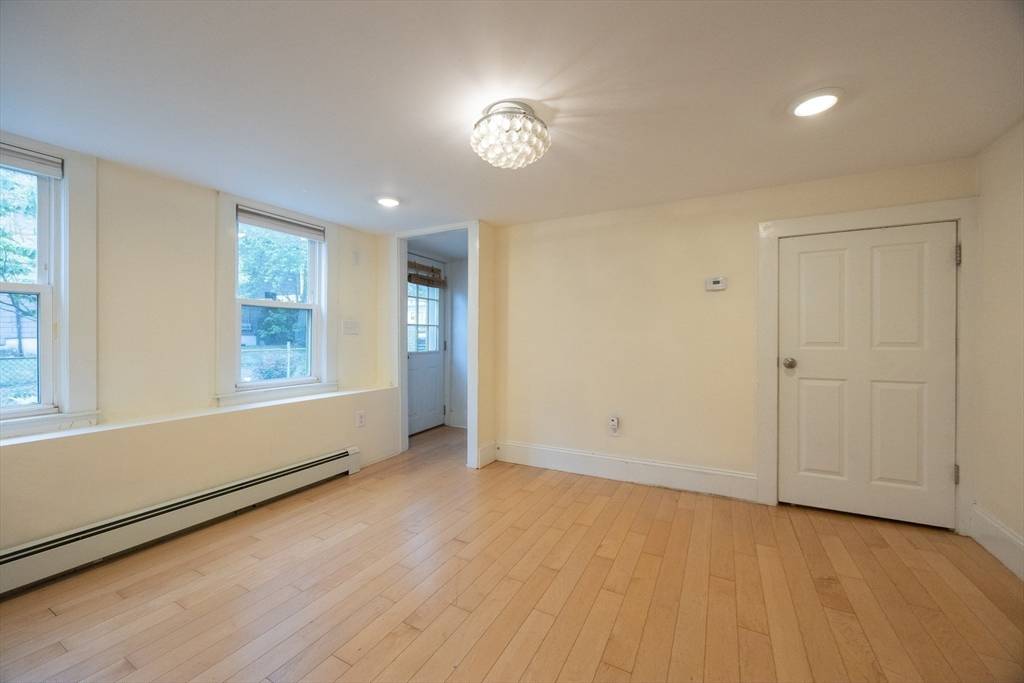 Melrose, MA 02176,16-18 Beacon Pl