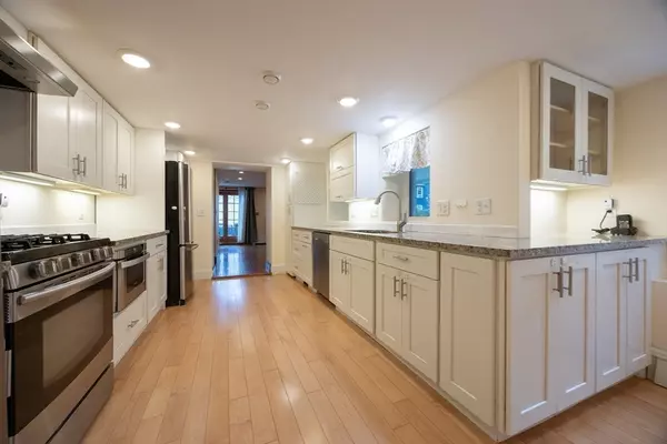Melrose, MA 02176,16-18 Beacon Pl
