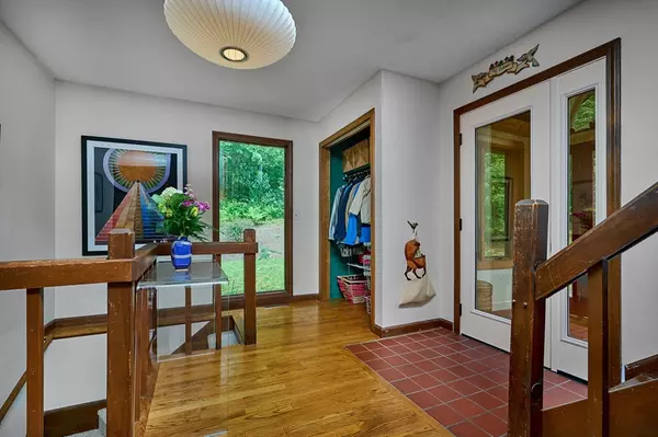Pelham, MA 01002,12 Bray Ct