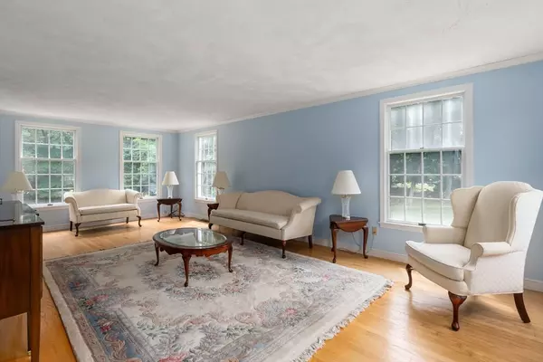 Acton, MA 01720,5 Autumn Lane